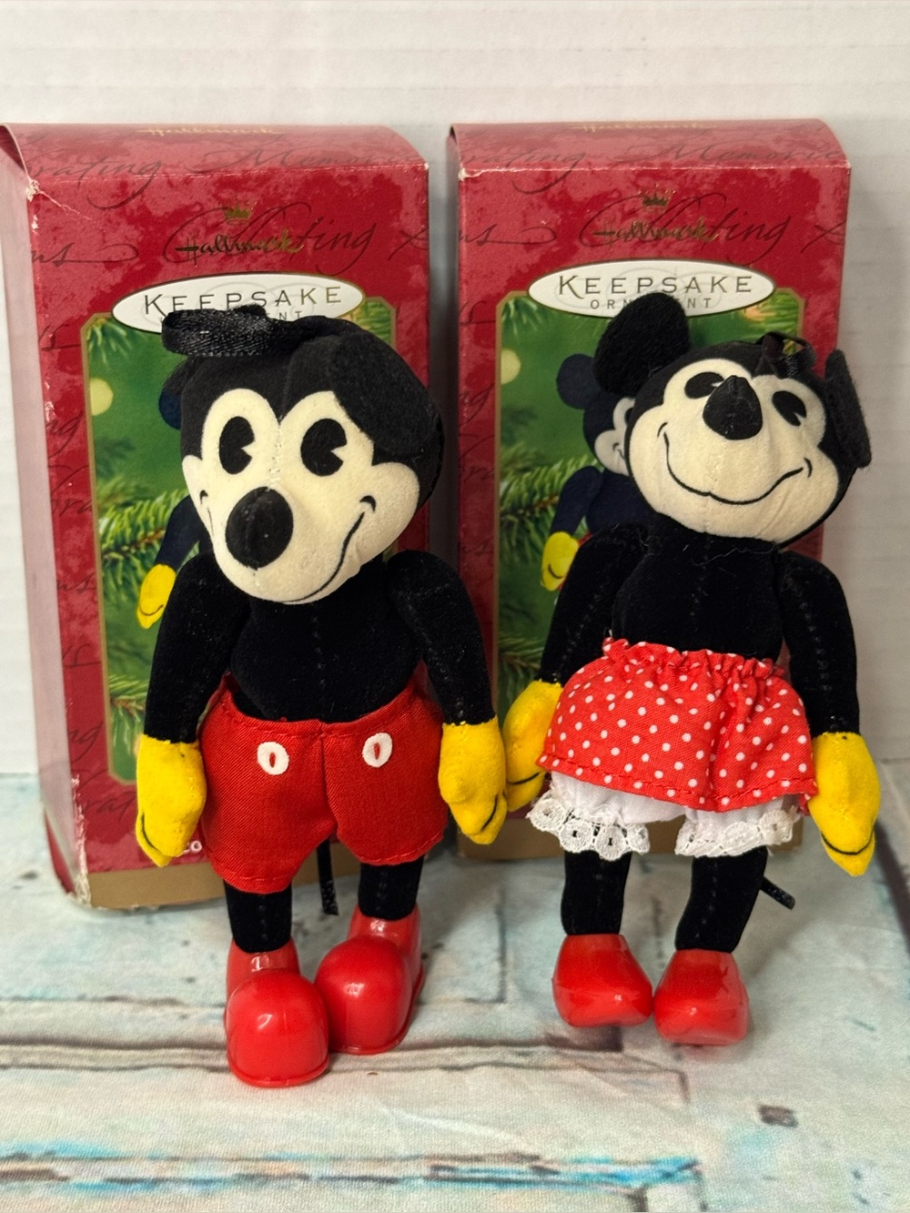 2001 Hallmark Keepsake Ornaments Minnie's Sweetheart Mickey Mouse Sweetheart